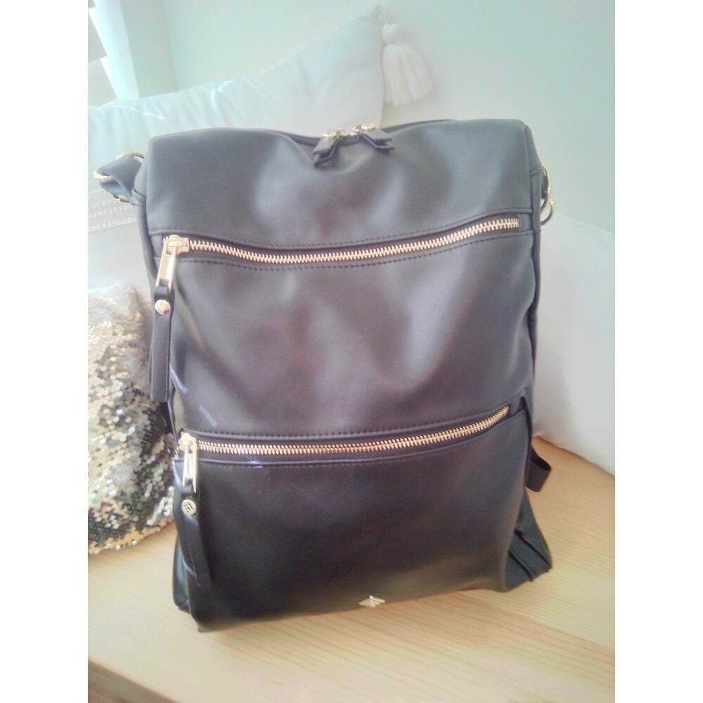 Allancia Black Soft Leather-Look Satchel / Backpack beautiful luxe / Unisex